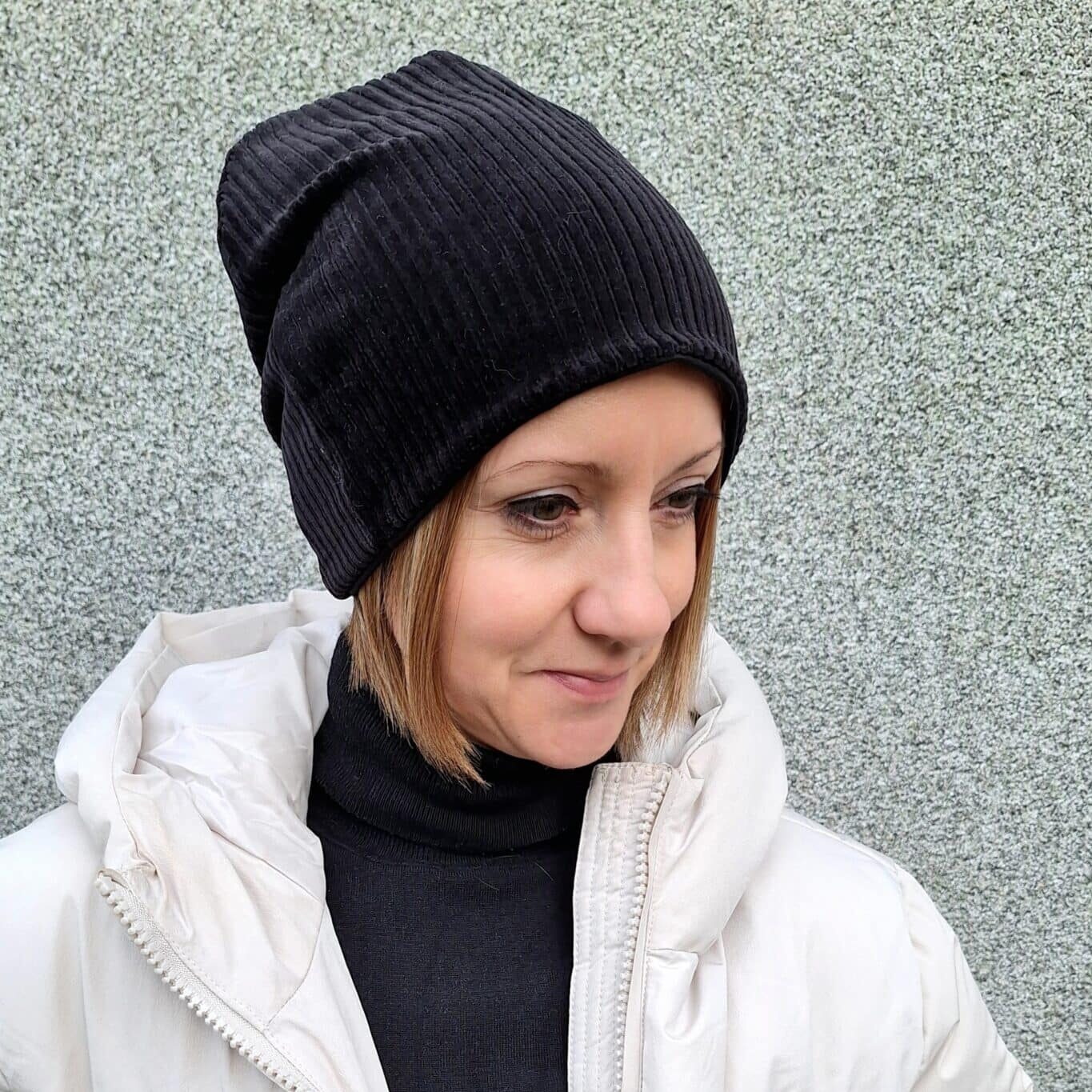 Damenhauben aus Samt